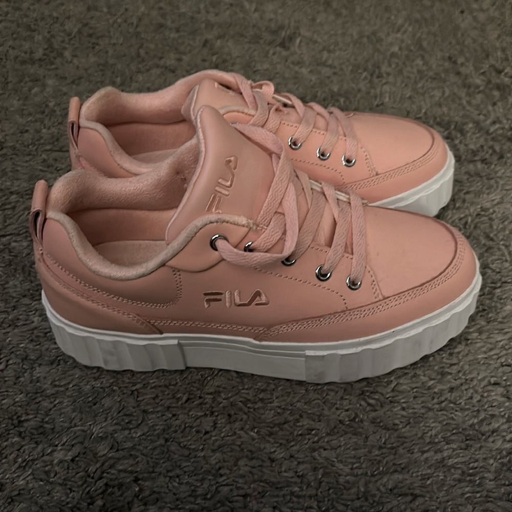 Fila Platform sneakers 6.5